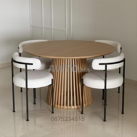 غرفة طعام عصرية طاولة مستديرة و 4 كراسي