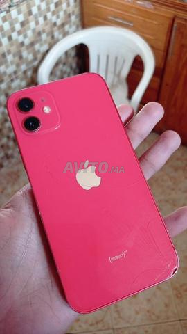 iPhone 11 Purple & iPhone 12 Red à vendre