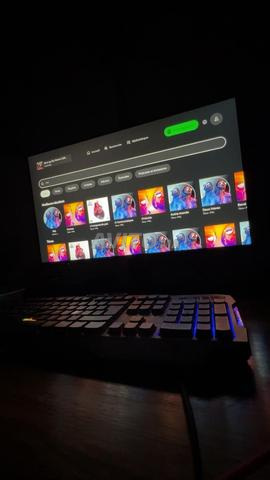 écran 120hz tout neuf avec clavier offert