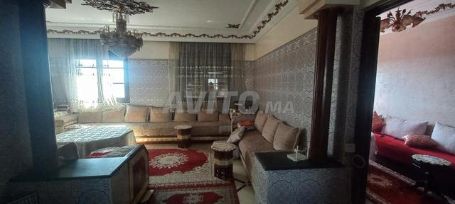 شقة جميلة تقع في 2 مارس قابلة للتفاوض.