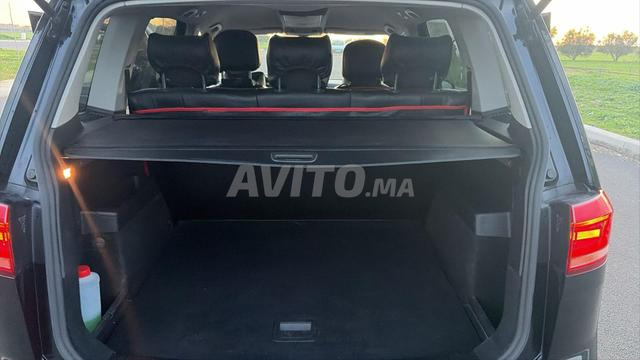 Volkswagen Touran Diesel Automatique 2019 à Meknès - 2