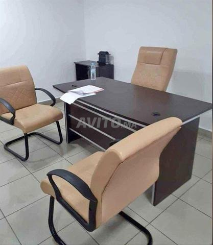 مكتب مع وحدة إرجاع وأدراج بسعر جذاب