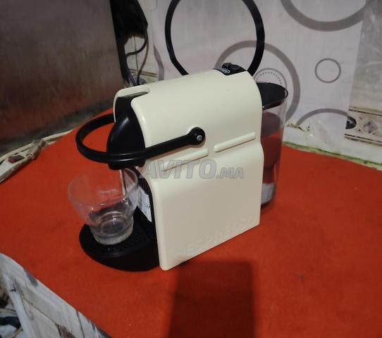 ماكينة قهوة نسبريسو بحالة جيدة