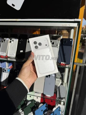 Iphone 17 pro silver jamais activé - 2
