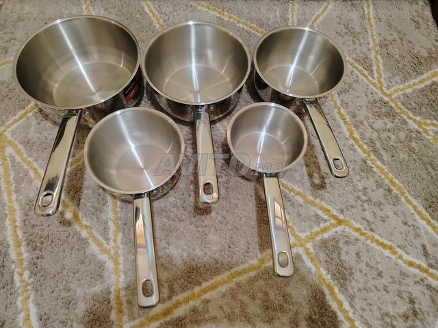 Lot de casseroles en inox – 5 pièces )