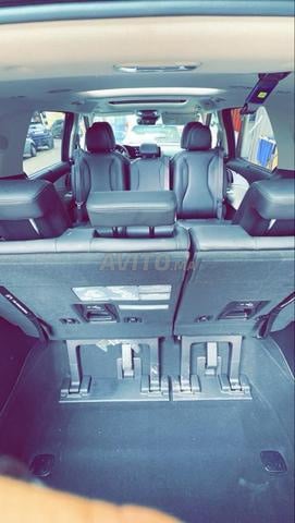 Location de voiture Kia Carnival 8 places
