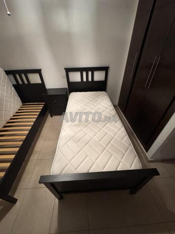 2 سرير، 2 فراش 1 منضدة