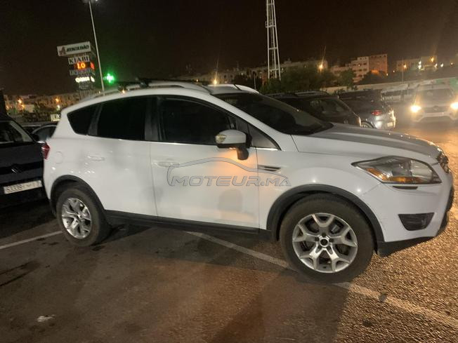 je mets en vente une voiture ford kuga