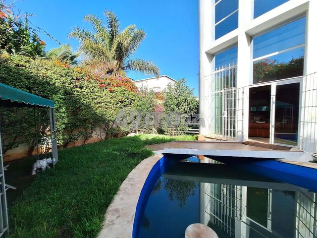 CMN-AC-1812 - فيلا للبيع في كاليفورنيا - 2