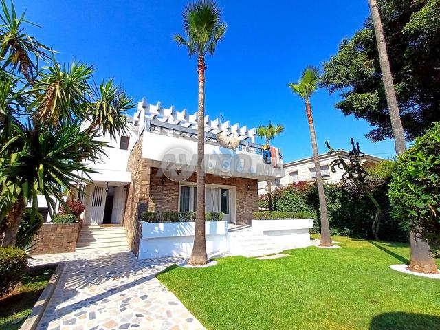 CMN-AC-1885 - فيلا للبيع في كاليفورنيا - 2