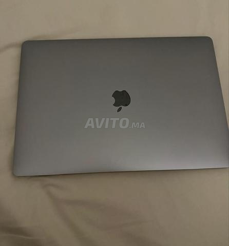 Macbook Pro 15 pouces (2018) i7 / 16 Go / 256 Go