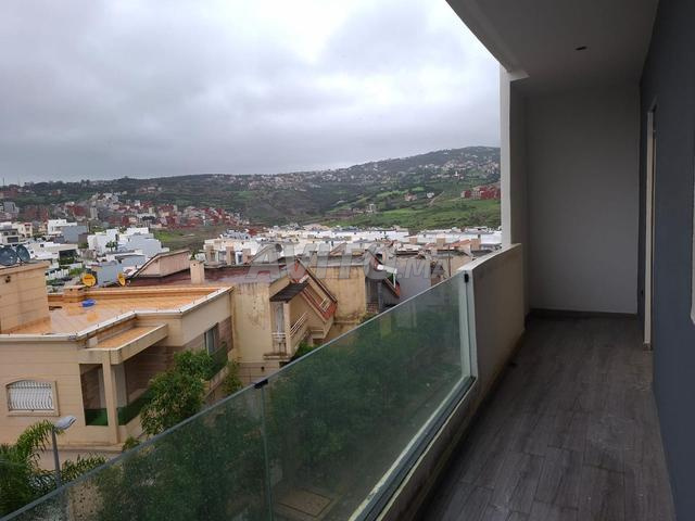 شقة جديدة وبدون مقابل 98 متر مربع للإيجار طنجة