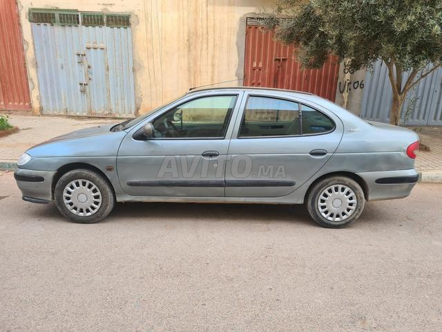 Megane modèle 99 Douane 2005 diesel encore propre