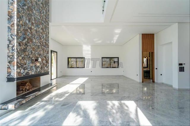 VILLA CONTEMPORAINE SUR LE GOLF DE NORIA