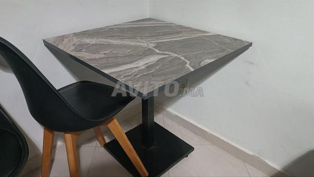 طاولة مع 3 كراسي