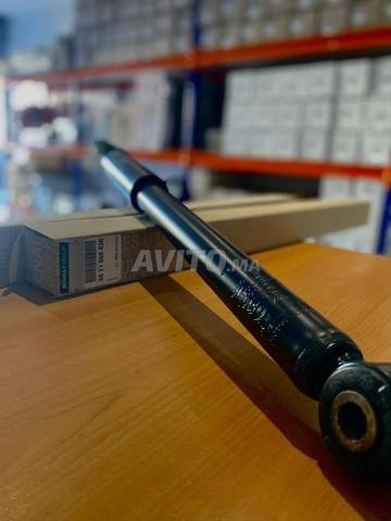 AMORTISSEUR AR 562105043R pièces auto Pour renault