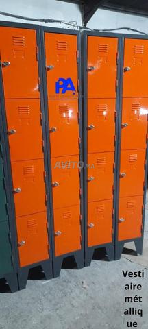 Armoire casier vestiaire métallique 4portes dispo
