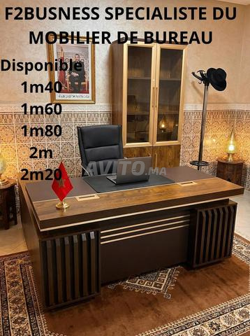 20-31 Bureau importé de plusieurs dimensions