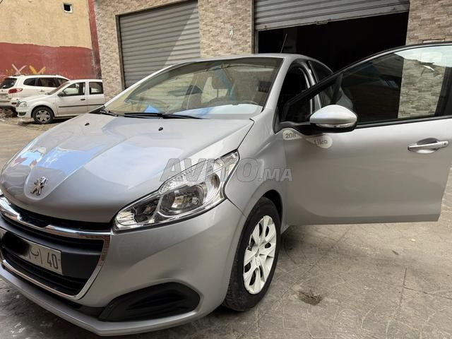 Peugeot 208 modèle 2015