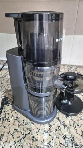 extracteur de jus vertical Hurom H100