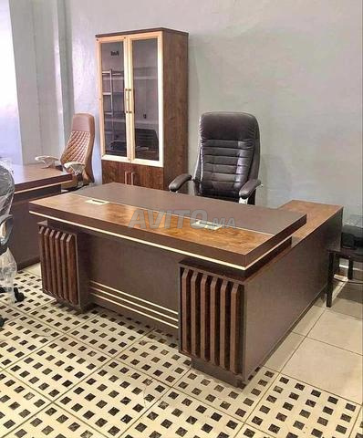 BUREAU AVEC RETOUR ET CAISSON EN BON PRIX