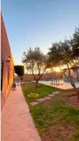 maison dans ferme avec piscine, écurie et jardin
