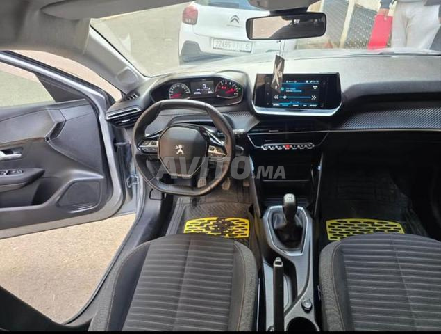 Voiture location Peugeot 208 - 2