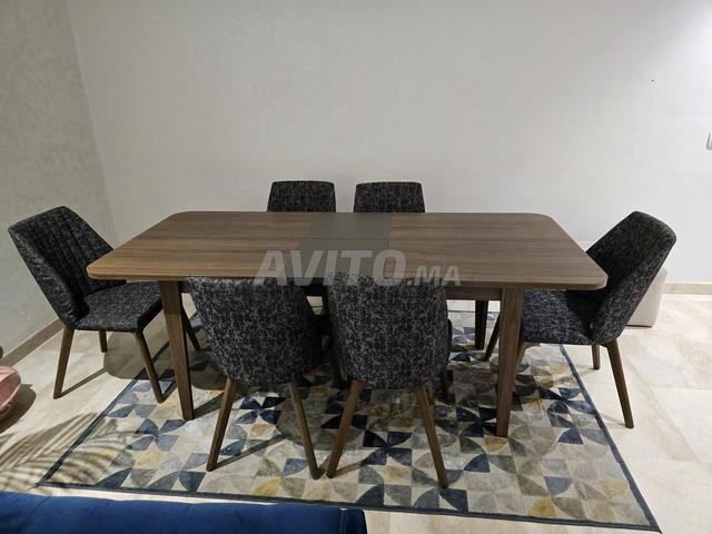 Table à manger avec chaises