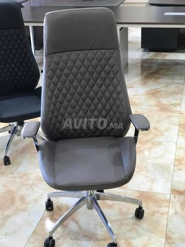 كرسي شبكي بعجلات
كرسي من الجلد الصناعي - 2