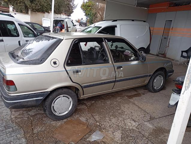 Peugeot 309