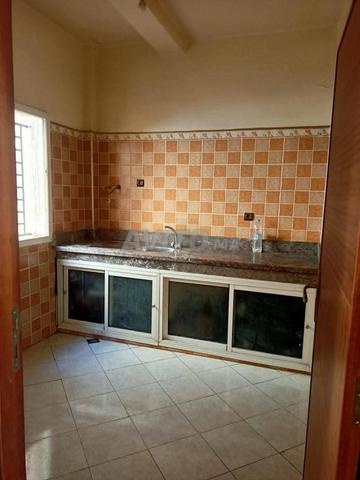 شقة للبيع بشارع محمد السادس قرب مرجان مكناس - 2