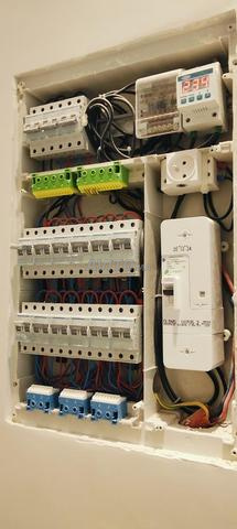 كهربائي مؤهل - تشطيب وتركيب