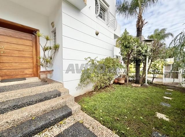 فيلا جميلة للبيع في حي الليمون