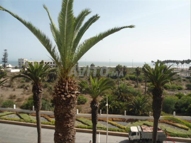 شقة مفروشة رائعة تطل على البحر