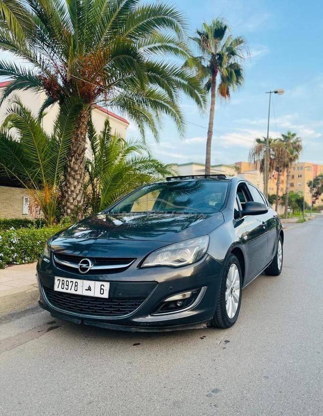 Opel Astra Diesel Manuelle 2016 à Rabat