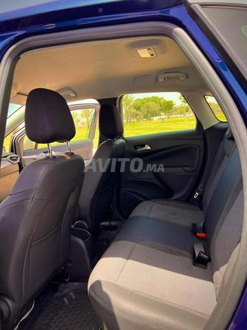 Opel Crossland Diesel Manuelle 2022 à Rabat - 2