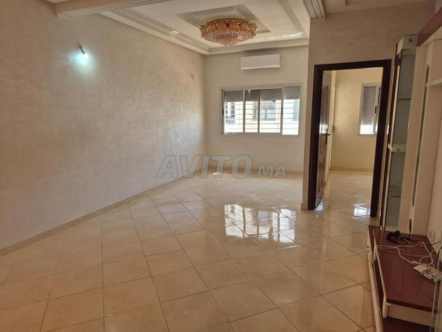 Appartements à louer qualité variée - image 5