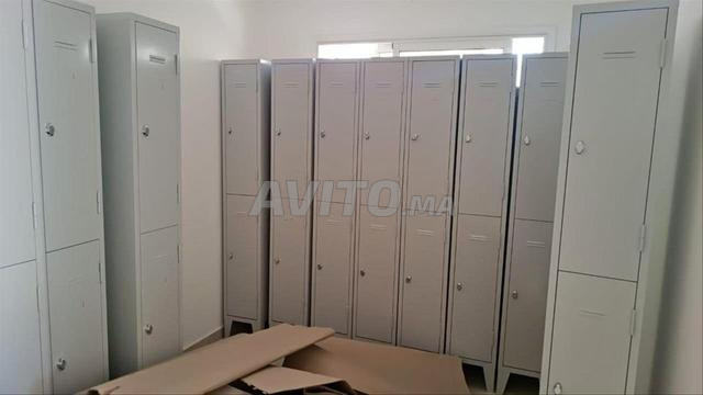 Vestiaire/armoire/classeur/bureau/chaise/lit