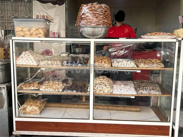 2 واجهات عرض 1.33م × 2م نقية - السعر قابل للتفاوض.