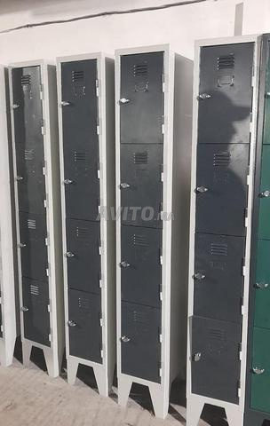 خزانة ملابس معدنية