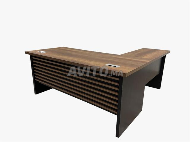 BUREAU AVEC RETOUR ET CAISSON EN BON PRIX