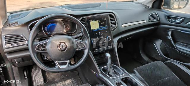 ميجان 4 أوتوماتيكية أتنس