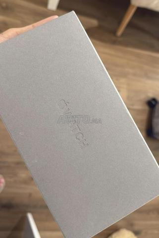 ساعة Apple Watch Ultra 2 (49mm، تيتانيوم أسود)