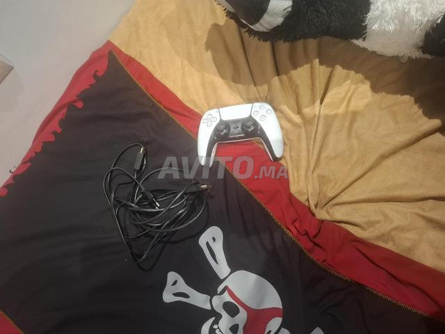 PS5 slim 1to avec manette et cables - 2