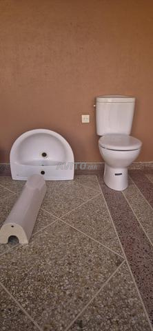 Toilette, dépêchez-vous, encore neuve, marque roca