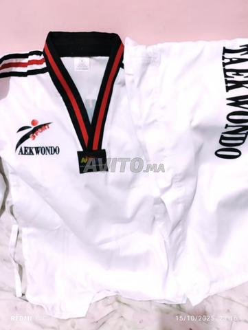 Kimonos de taekwondo neufs pour les âges de 6 ans, 8 ans et 10 ans - 2