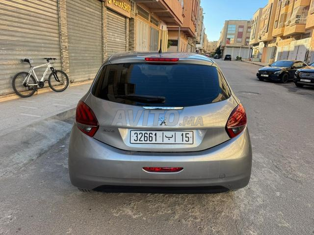 Peugeot 208 diesel toutes options - 2