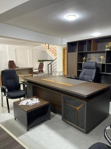 Bureau de direction élégant pour un environnement de travail professionnel