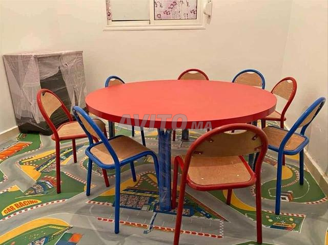 équipement scolaire\table individuelle écolier