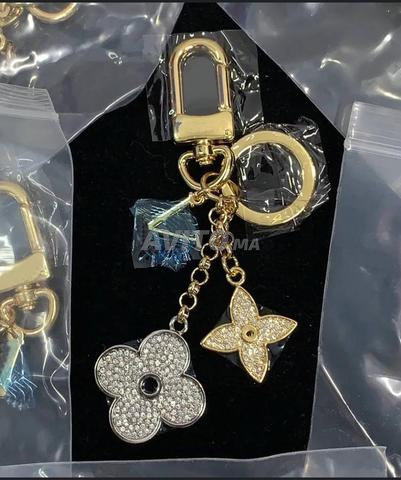 سلسلة مفاتيح فاخرة Louis Vuitton LV6340 - 2